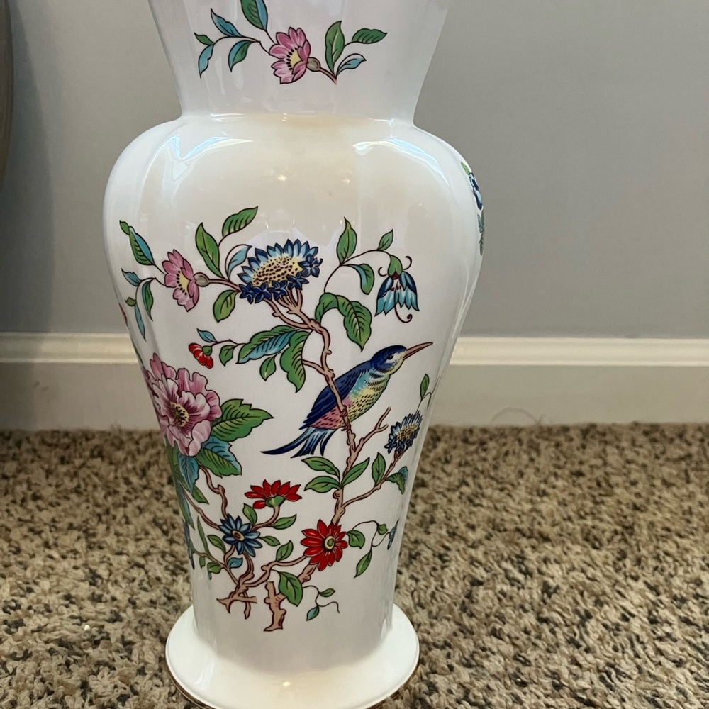 Vintage Aynsley Pembroke fine bone china vase with bird and floral motif